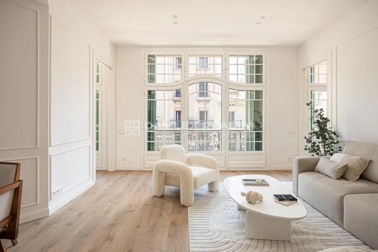 APARTMENT AFTER RENOVATION NEXT TO BARCELONA CATHEDRAL